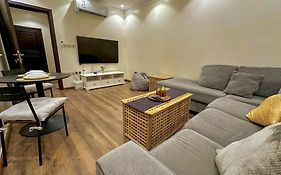 Spacious 3-Bedroom Retreat In Batha Quraish